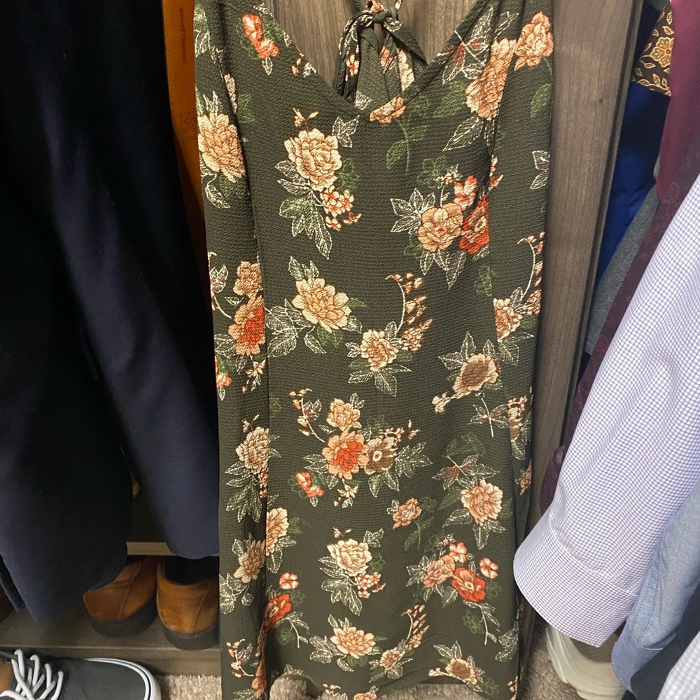 Gray floral mini dress Forever 21 size small